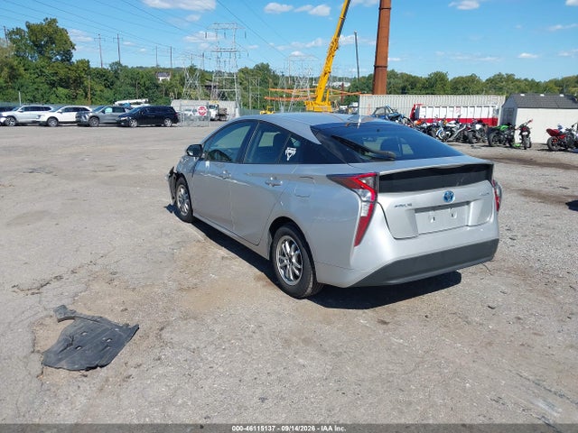 Toyota Prius Two 2016 JTDKBRFU9G3011850 Image 3