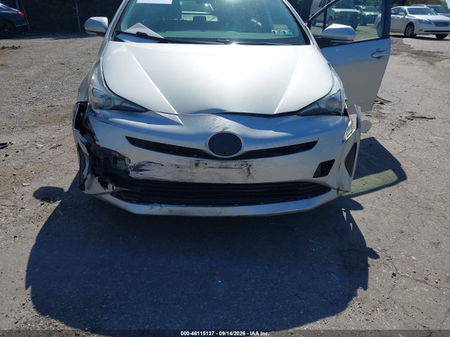 Toyota Prius Two 2016 JTDKBRFU9G3011850 Image 6