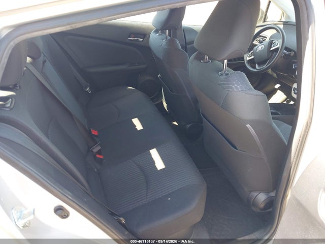 Toyota Prius Two 2016 JTDKBRFU9G3011850 Image 8