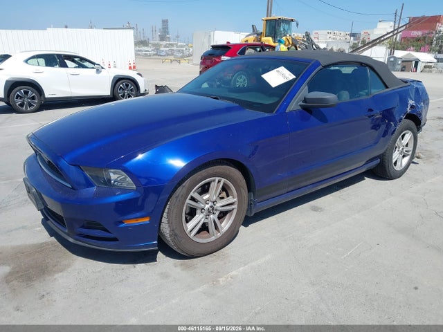 Ford Mustang V6 2014 1ZVBP8EM3E5267185 Image 2