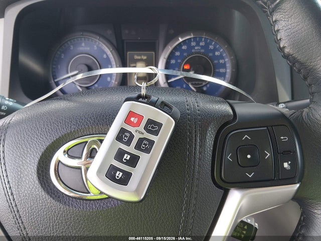 46115205 :رقم المزاد ، 5TDYK3DC3FS657495 vin ، 2015 Toyota Sienna Xle 8 Passenger مزاد بيع