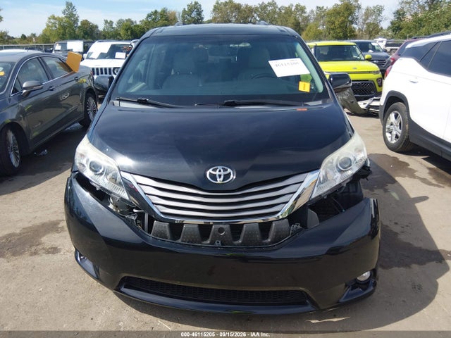 46115205 :رقم المزاد ، 5TDYK3DC3FS657495 vin ، 2015 Toyota Sienna Xle 8 Passenger مزاد بيع