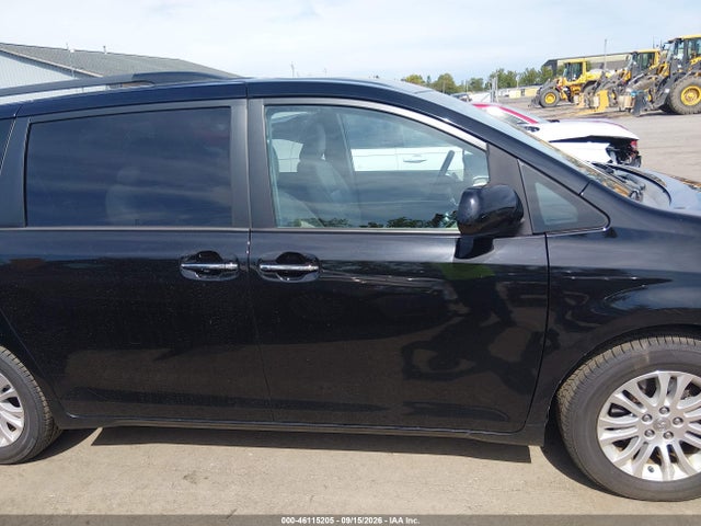 46115205 :رقم المزاد ، 5TDYK3DC3FS657495 vin ، 2015 Toyota Sienna Xle 8 Passenger مزاد بيع