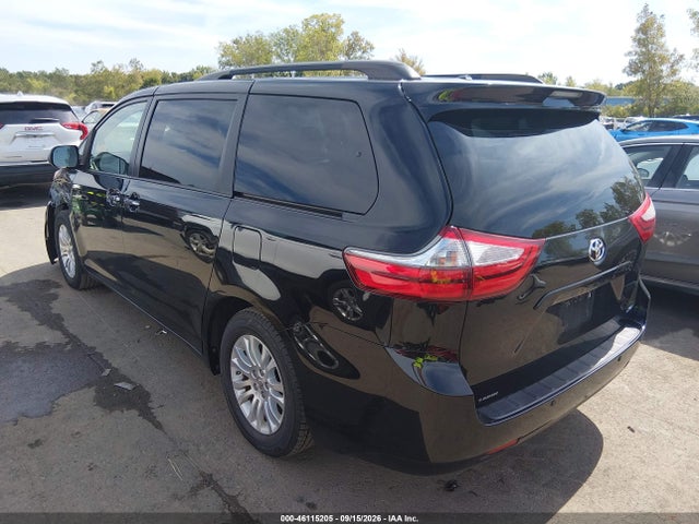 46115205 :رقم المزاد ، 5TDYK3DC3FS657495 vin ، 2015 Toyota Sienna Xle 8 Passenger مزاد بيع