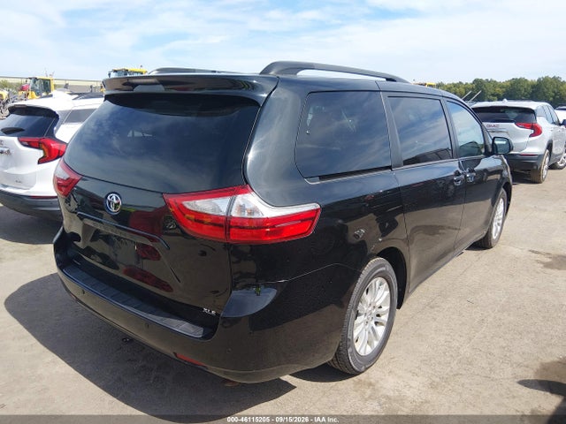 46115205 :رقم المزاد ، 5TDYK3DC3FS657495 vin ، 2015 Toyota Sienna Xle 8 Passenger مزاد بيع