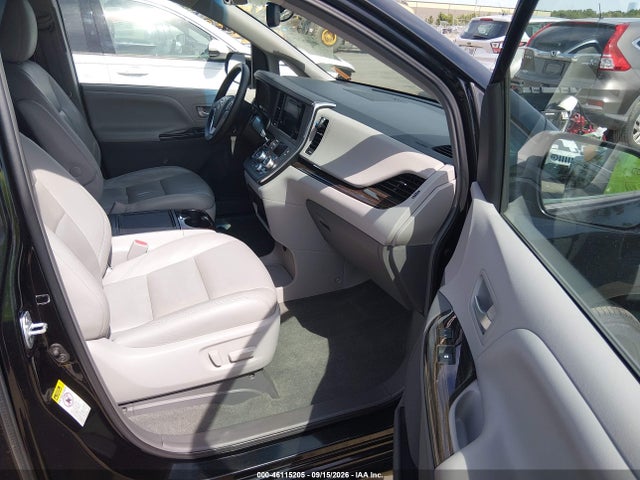 46115205 :رقم المزاد ، 5TDYK3DC3FS657495 vin ، 2015 Toyota Sienna Xle 8 Passenger مزاد بيع