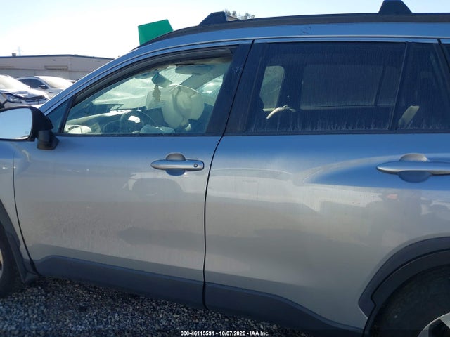 Продажа на аукционе авто 2022 Toyota Corolla Cross Xle, vin: 7MUDAABG8NV040061, номер лота: 46115591