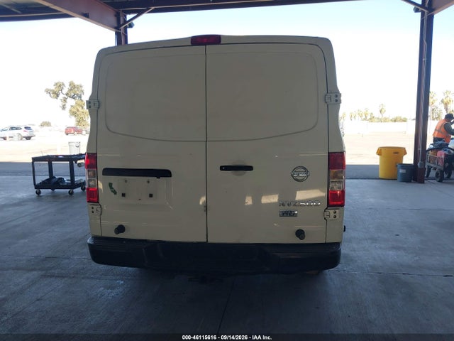46115616 :رقم المزاد ، 1N6AF0KYXFN802215 vin ، 2015 Nissan Nv Cargo Nv2500 Hd S V8/sl V8/sv V8 مزاد بيع