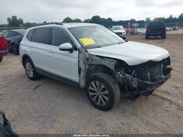 2018 Volkswagen Tiguan 2.0t Se/2.0t Sel მანქანა იყიდება აუქციონზე, vin: 3VV2B7AX0JM053482, აუქციონის ნომერი: 46115700
