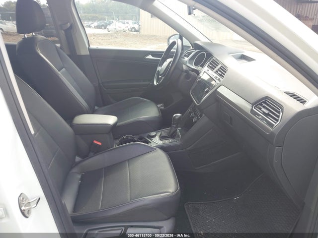 2018 Volkswagen Tiguan 2.0t Se/2.0t Sel მანქანა იყიდება აუქციონზე, vin: 3VV2B7AX0JM053482, აუქციონის ნომერი: 46115700
