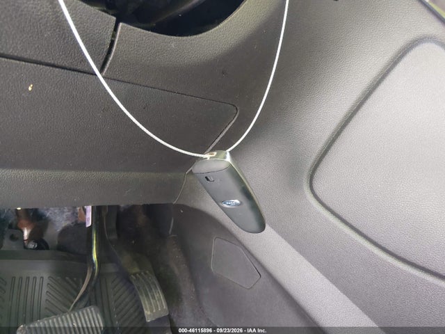 46115896 :رقم المزاد ، 1FMCU0JX1GUC41626 vin ، 2016 Ford Escape Titanium مزاد بيع