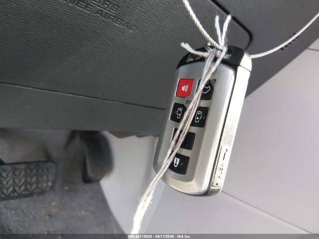 Продажа на аукционе авто 2015 Toyota Sienna Xle 8 Passenger, vin: 5TDYK3DC8FS590201, номер лота: 46115925