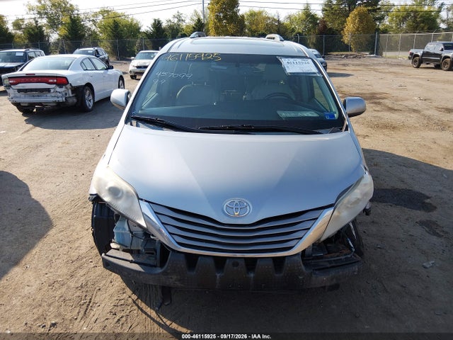 Продажа на аукционе авто 2015 Toyota Sienna Xle 8 Passenger, vin: 5TDYK3DC8FS590201, номер лота: 46115925