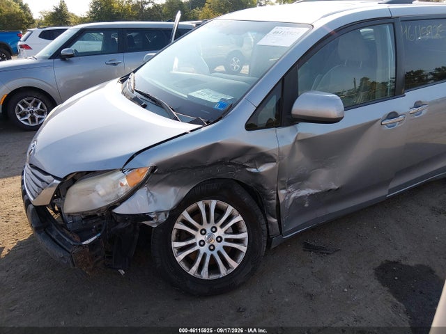 Продажа на аукционе авто 2015 Toyota Sienna Xle 8 Passenger, vin: 5TDYK3DC8FS590201, номер лота: 46115925