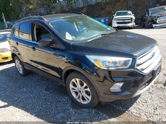 46115999 :رقم المزاد ، 1FMCU0GD0JUB38847 vin ، 2018 Ford Escape Se مزاد بيع
