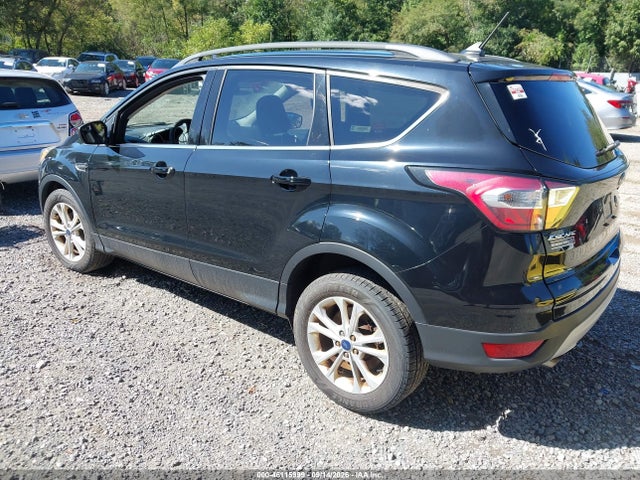 46115999 :رقم المزاد ، 1FMCU0GD0JUB38847 vin ، 2018 Ford Escape Se مزاد بيع