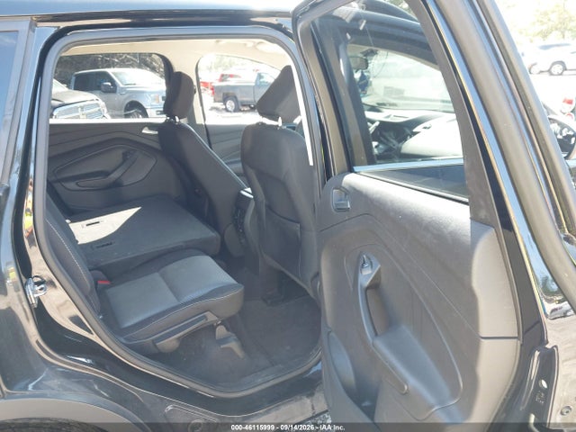 46115999 :رقم المزاد ، 1FMCU0GD0JUB38847 vin ، 2018 Ford Escape Se مزاد بيع