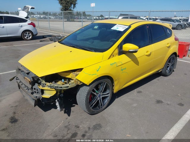 Ford FOCUS ST 2018 1FADP3L92JL236776 Image 2