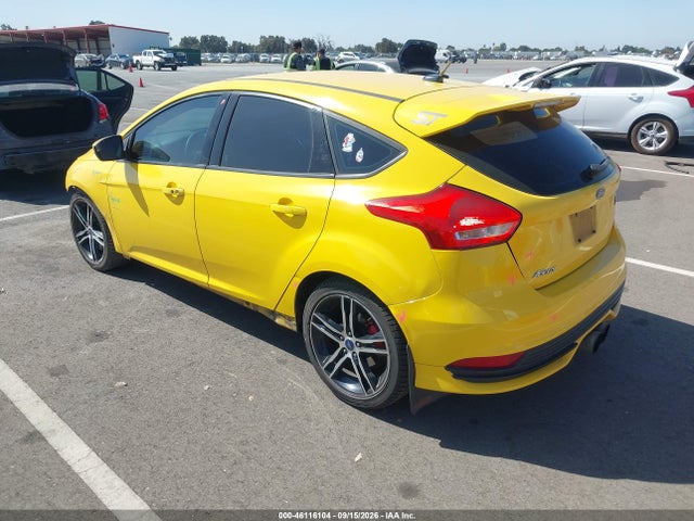 Ford FOCUS ST 2018 1FADP3L92JL236776 Image 3