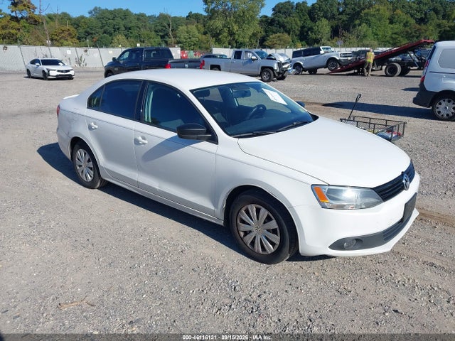2014 Volkswagen Jetta 2.0l S მანქანა იყიდება აუქციონზე, vin: 3VW2K7AJXEM367413, აუქციონის ნომერი: 46116131