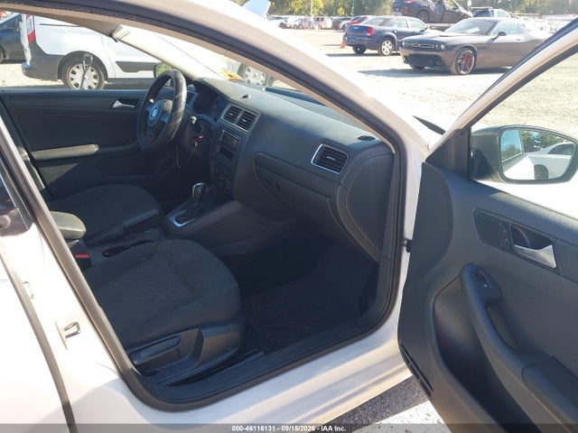 2014 Volkswagen Jetta 2.0l S მანქანა იყიდება აუქციონზე, vin: 3VW2K7AJXEM367413, აუქციონის ნომერი: 46116131