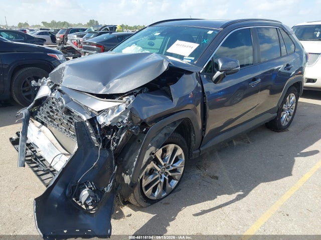 2020 Toyota Rav4 Xle Premium მანქანა იყიდება აუქციონზე, vin: 2T3C1RFV5LW083541, აუქციონის ნომერი: 46116194