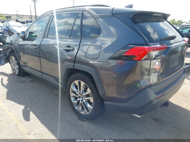 2020 Toyota Rav4 Xle Premium მანქანა იყიდება აუქციონზე, vin: 2T3C1RFV5LW083541, აუქციონის ნომერი: 46116194