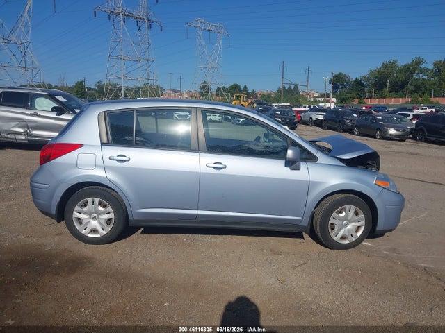 46116305 :رقم المزاد ، 3N1BC1CP2BL418101 vin ، 2011 Nissan Versa 1.8s مزاد بيع