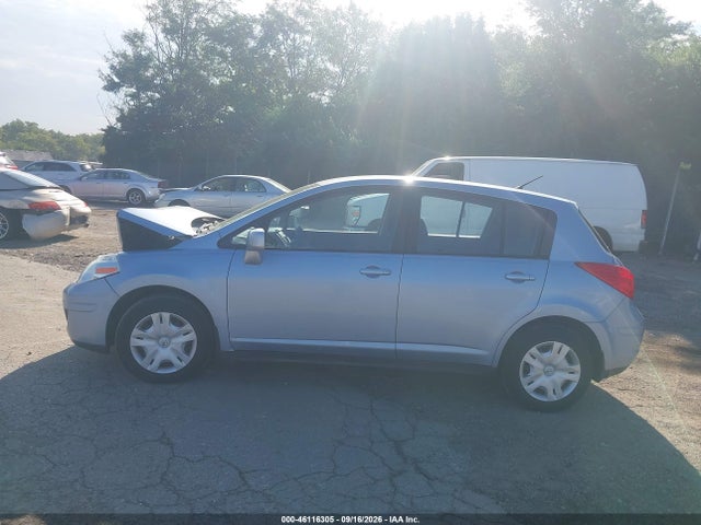 46116305 :رقم المزاد ، 3N1BC1CP2BL418101 vin ، 2011 Nissan Versa 1.8s مزاد بيع