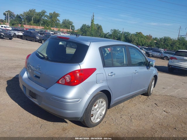 46116305 :رقم المزاد ، 3N1BC1CP2BL418101 vin ، 2011 Nissan Versa 1.8s مزاد بيع