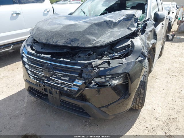 5N1BT3AA6RC695942 Nissan Rogue S Fwd