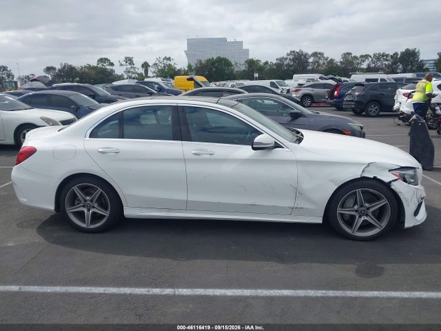 Продаж на аукціоні авто 2018 Mercedes-benz C 300 4matic, vin: 55SWF4KB4JU239860, номер лоту: 46116419