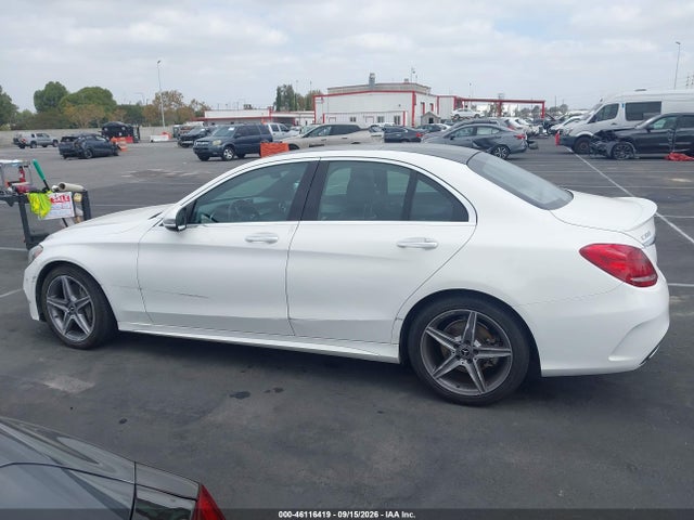 Продаж на аукціоні авто 2018 Mercedes-benz C 300 4matic, vin: 55SWF4KB4JU239860, номер лоту: 46116419