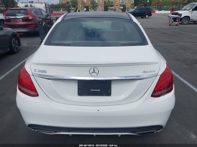 Продаж на аукціоні авто 2018 Mercedes-benz C 300 4matic, vin: 55SWF4KB4JU239860, номер лоту: 46116419