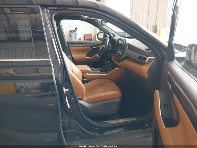 5TDFZRBH7LS020836 Toyota Highlander Platinum