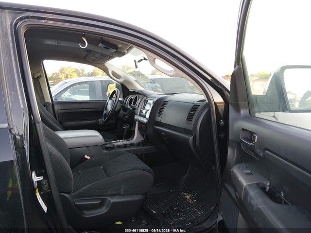 46116529 :رقم المزاد ، 5TFRY5F11BX110000 vin ، 2011 Toyota Tundra Grade 5.7l V8 مزاد بيع