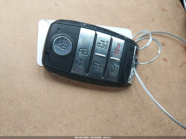 KIA SEDONA LX 2017 KNDMB5C11H6240261 Image 11
