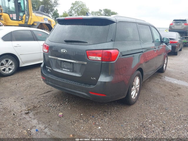 KIA SEDONA LX 2017 KNDMB5C11H6240261 Image 4