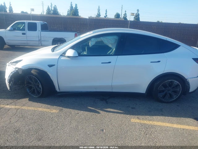 Продаж на аукціоні авто 2024 Tesla Model Y Long Range Dual Motor All-wheel Drive, vin: 7SAYGDEE2RF152048, номер лоту: 46116966
