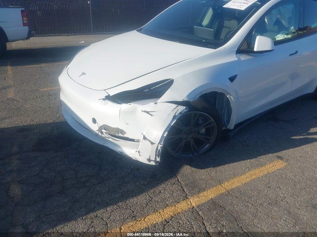 Продаж на аукціоні авто 2024 Tesla Model Y Long Range Dual Motor All-wheel Drive, vin: 7SAYGDEE2RF152048, номер лоту: 46116966