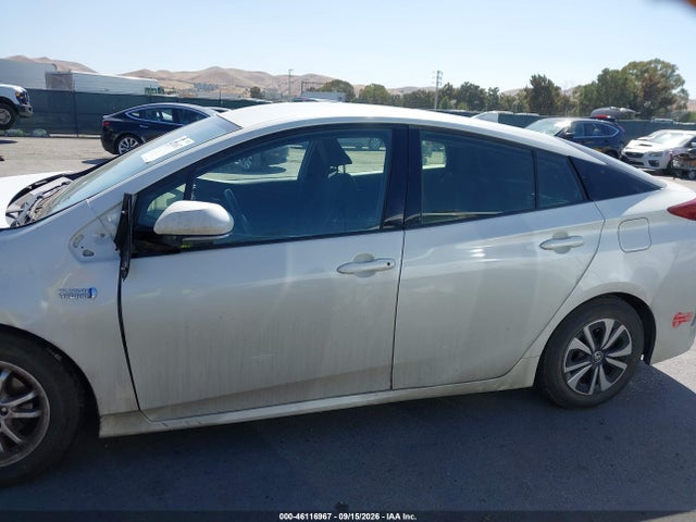Продажа на аукционе авто 2018 Toyota Prius Prime Plus, vin: JTDKARFP6J3076725, номер лота: 46116967