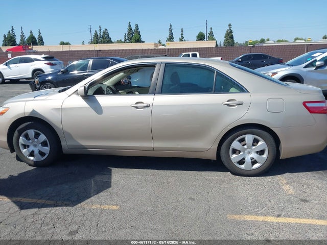 46117182 :رقم المزاد ، 4T1BE46K37U091161 vin ، 2007 Toyota Camry Le مزاد بيع