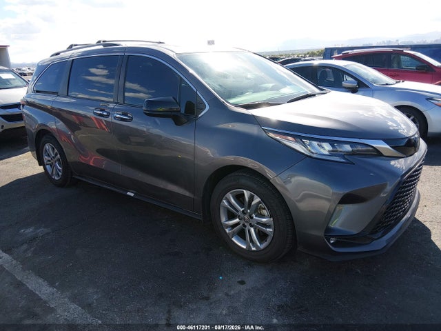 46117201 :رقم المزاد ، 5TDXSKFC4NS045470 vin ، 2022 Toyota Sienna Xse مزاد بيع