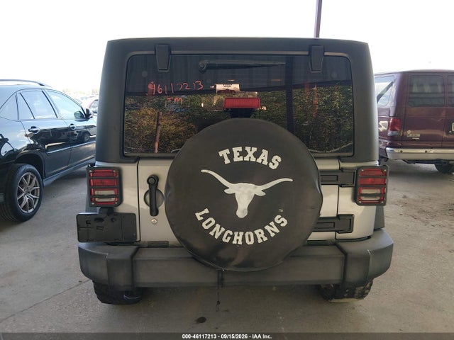 1C4BJWDGXGL298436 Jeep Wrangler Unlimited Sport