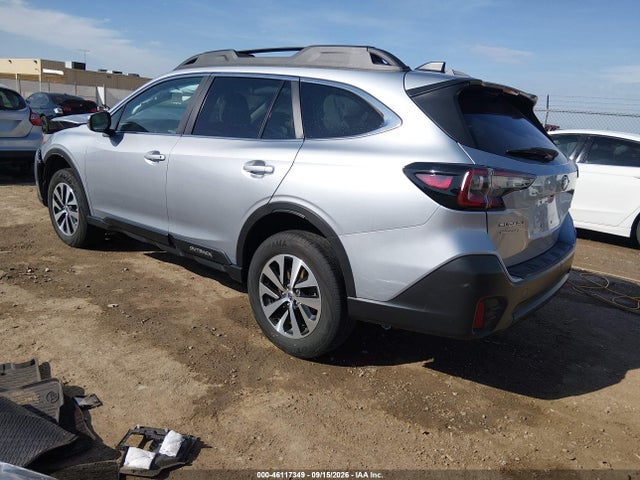 46117349 :رقم المزاد ، 4S4BTACC4N3142414 vin ، 2022 Subaru Outback Premium مزاد بيع