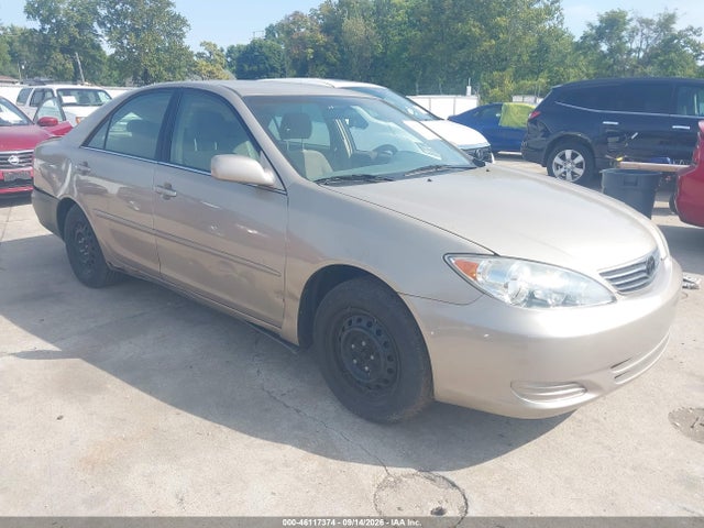 2005 Toyota Camry Le მანქანა იყიდება აუქციონზე, vin: 4T1BE32K55U945256, აუქციონის ნომერი: 46117374