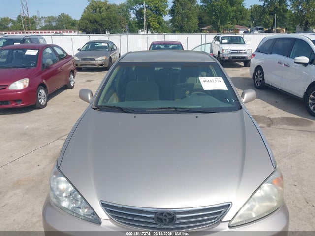 2005 Toyota Camry Le მანქანა იყიდება აუქციონზე, vin: 4T1BE32K55U945256, აუქციონის ნომერი: 46117374