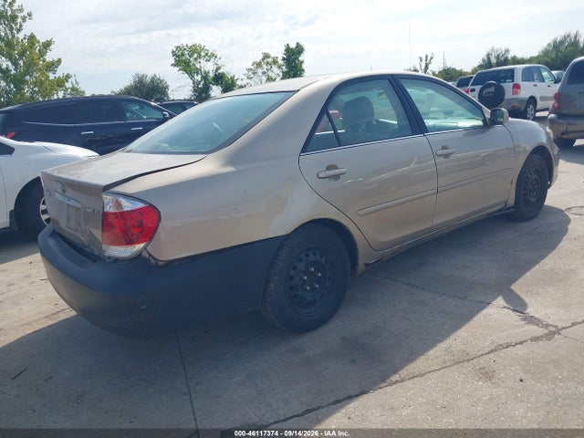 2005 Toyota Camry Le მანქანა იყიდება აუქციონზე, vin: 4T1BE32K55U945256, აუქციონის ნომერი: 46117374