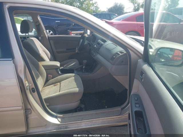 2005 Toyota Camry Le მანქანა იყიდება აუქციონზე, vin: 4T1BE32K55U945256, აუქციონის ნომერი: 46117374