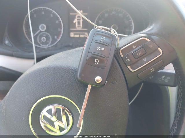 2012 Volkswagen Passat 2.5l Se მანქანა იყიდება აუქციონზე, vin: 1VWBP7A38CC010507, აუქციონის ნომერი: 46117423